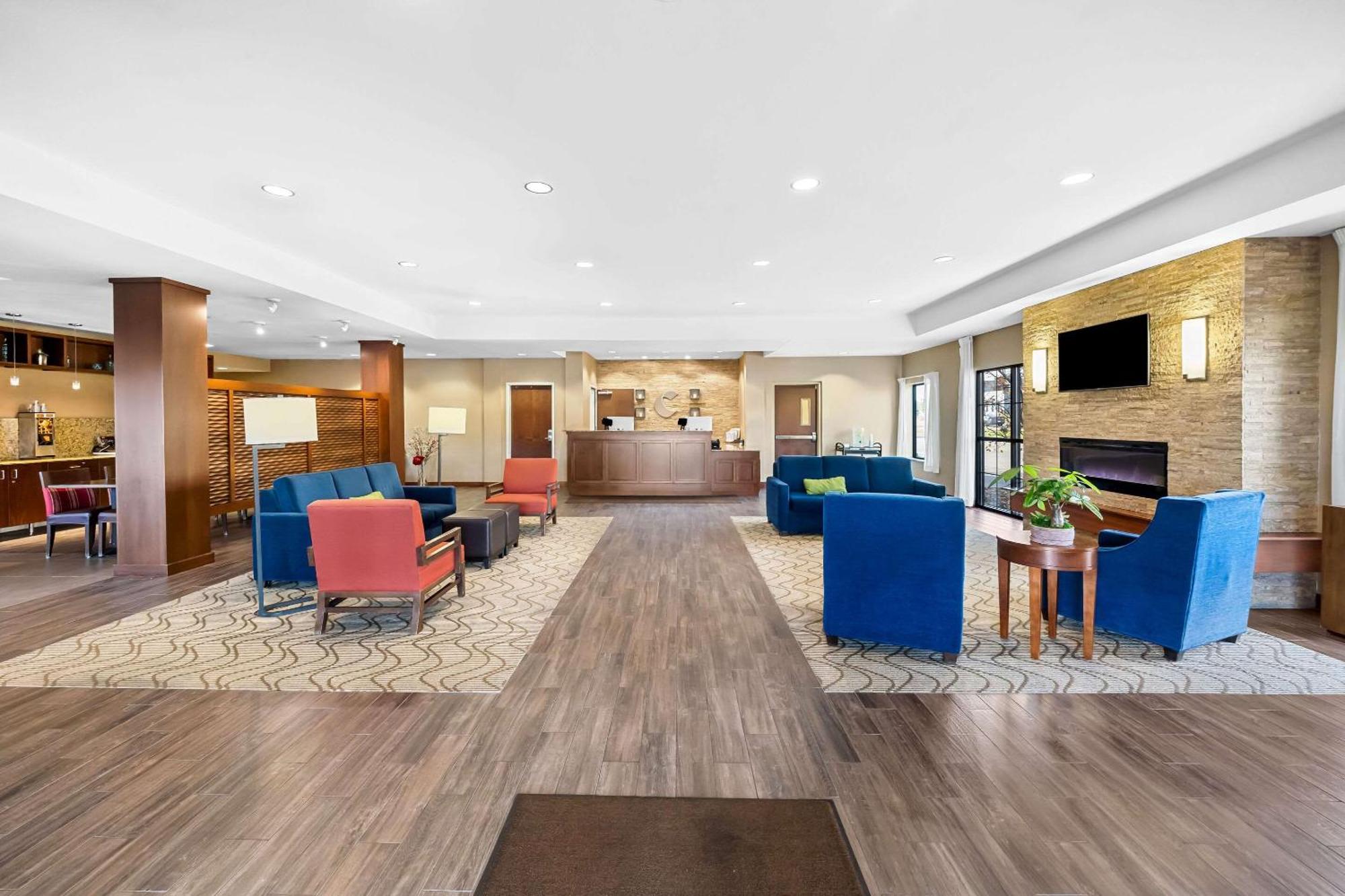 Comfort Inn & Suites West - Medical Center Рочестер Екстер'єр фото